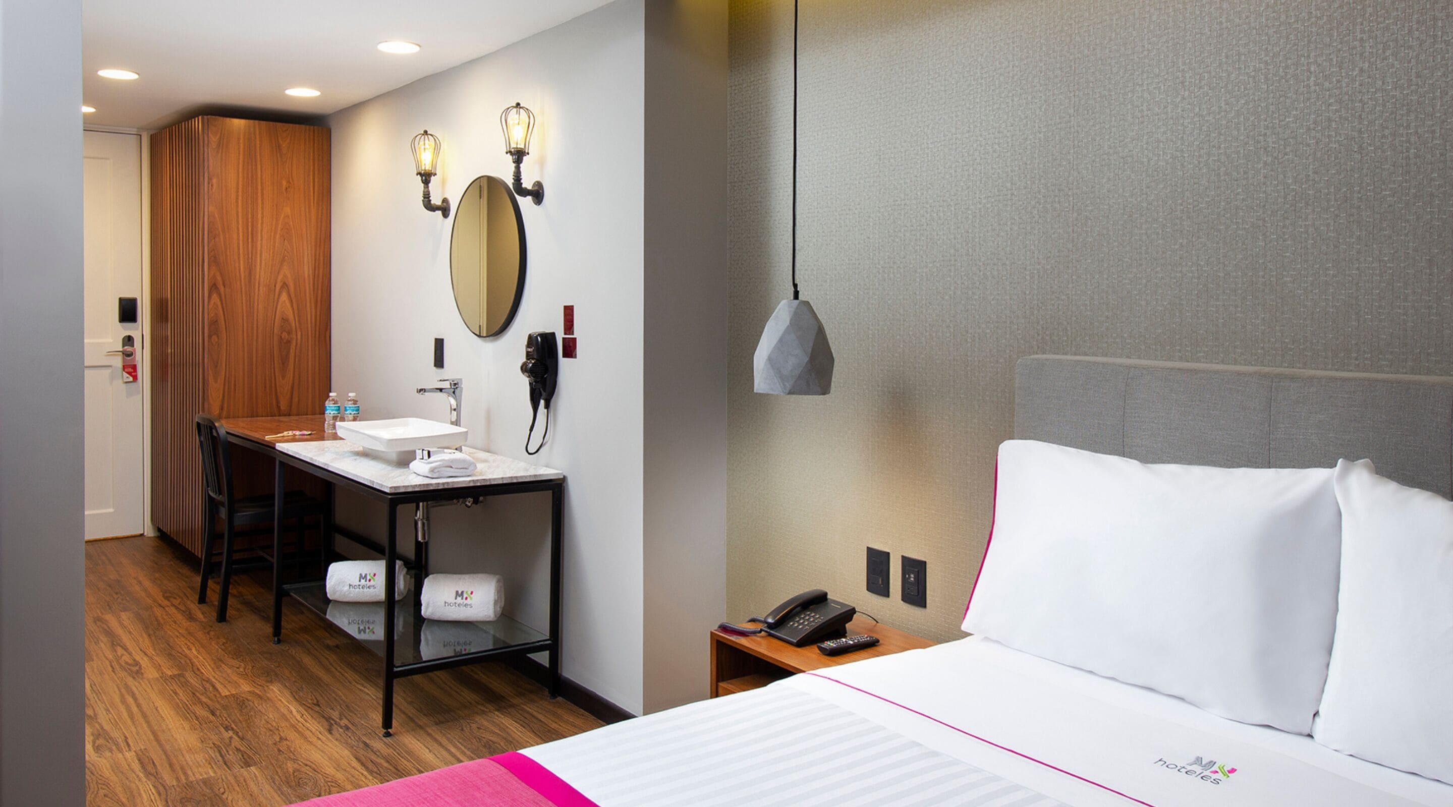 junior room, 1 queen bed | bathroom sink