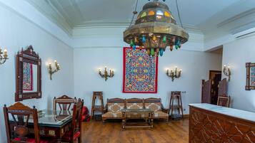 Luxury Apartment, 4 Bedrooms, Kitchenette | Bathroom | Shower, designer toiletries, hair dryer