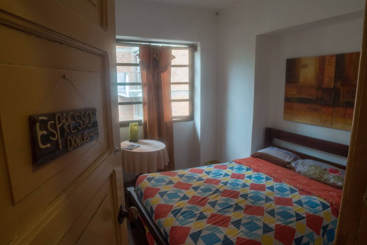 Double Room | Desk, free WiFi, bed sheets