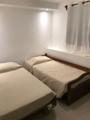 2 habitaciones, tabla de planchar con plancha y wifi gratis 