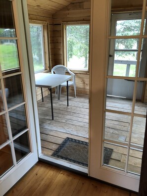 Cooking Cabins Cabin 6 | In-room dining - Ninilchik132.6 cabins and Rv park (Ninilchik)