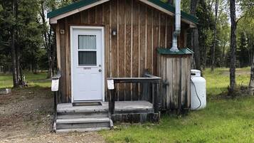 Cooking Cabins Cabin 4 | Premium bedding, individually furnished, bed sheets