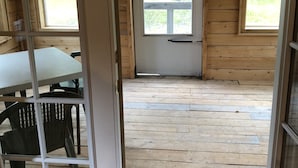 Ferienhütte | Essbereich im Zimmer