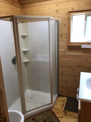 Bathroom - Ninilchik132.6 cabins and Rv park (Ninilchik)