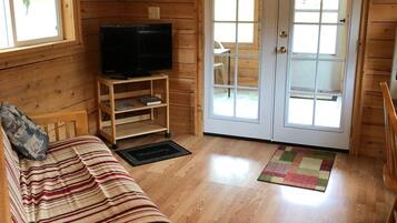 Cooking Cabins Cabin 2 | Premium bedding, individually furnished, bed sheets