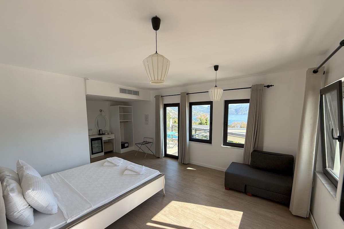 Habitación Deluxe doble (No6 Bone) | Sábanas de algodón egipcio, ropa de cama de alta calidad, minibar