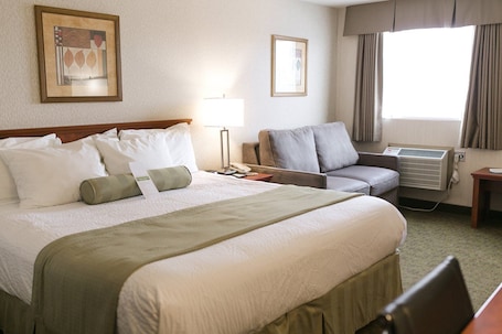 Cortinas blackout, wifi gratis y ropa de cama