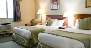 Blackout drapes, free WiFi, bed sheets - Victoria Inn Flin Flon (Flin Flon)