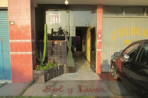Property entrance - Hotel Sol Y Luna (Trujillo)