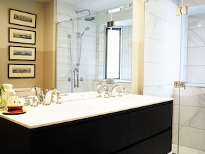 Townhome, 2 Bedrooms | Bathroom