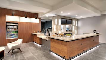 Desayuno a la carta todos los días (con cargo)