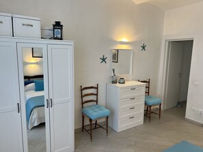2 makuuhuonetta, tallelokero huoneessa, ilmainen Wi-Fi, vuodevaatteet