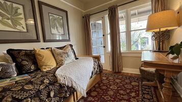 2 bedrooms, desk, iron/ironing board, travel crib