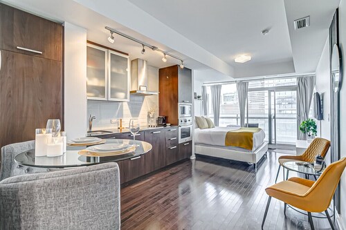 The Peak at Toronto by Instant Suites