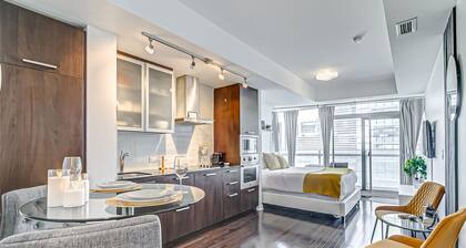 The Peak at Toronto by Instant Suites