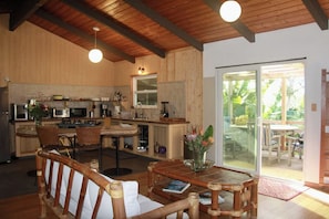Dining - North Shore Guest House by Maui Adventure Villa (Haiku-Pauwela)