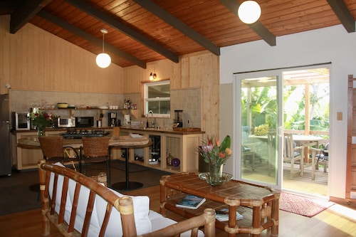 North Shore Guest House @ Maui Adventure Villa