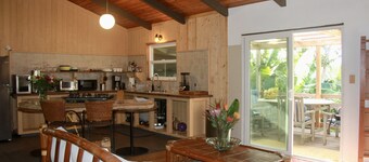 North Shore Guest House @ Maui Adventure Villa