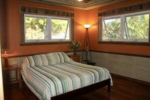 3 Schlafzimmer, Zimmersafe, Schreibtisch, Bügeleisen/Bügelbrett