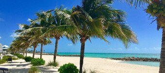 Exclusive Luxury Beachfront Villa - Private White Sand Beach, Upscale amenities.