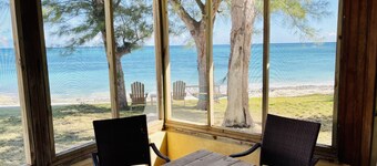 SeaGlass Villa 1 - Luxury Beachfront Escape, Breathtaking views, Andros Bahamas