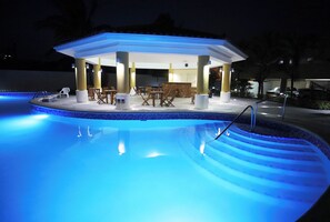 Utomhuspool