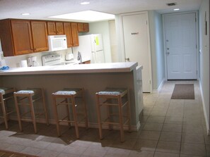 冰箱、微波炉、炉灶、洗碗机