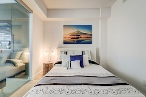 1 chambre, bureau, fer et planche à repasser, accès au Wi-Fi (inclus)