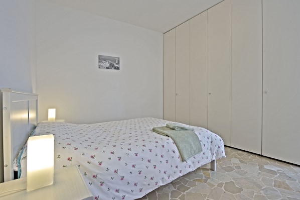 3 bedrooms, laptop workspace, WiFi