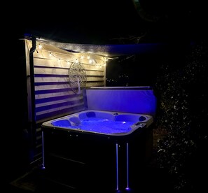 室外 SPA 浴池