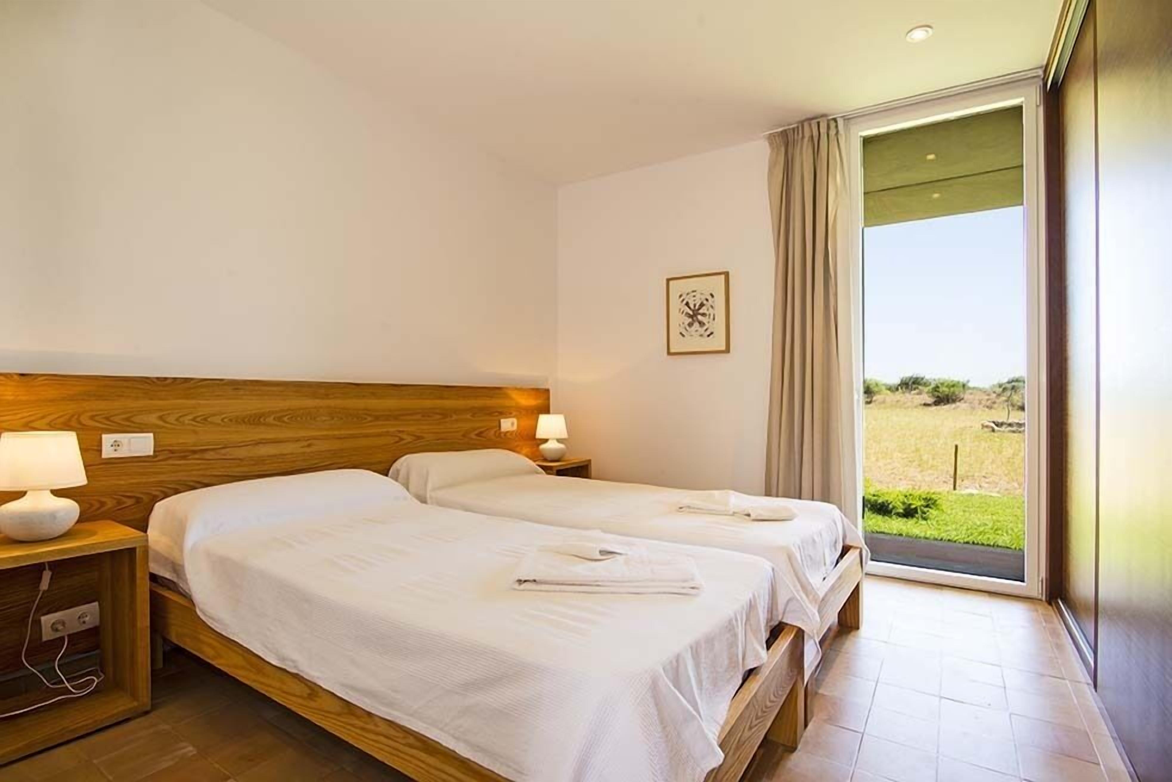 4 chambres, fer et planche à repasser, Wi-Fi, draps fournis