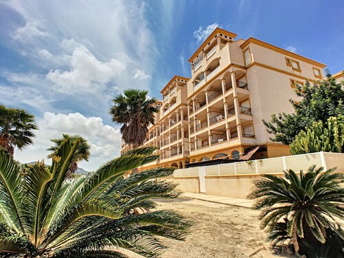 2ème étage, balcon, wifi gratuit, piscine commune