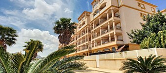 2. piso, balcón, wifi gratis, piscina comunitaria