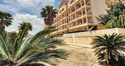 2ème étage, balcon, wifi gratuit, piscine commune