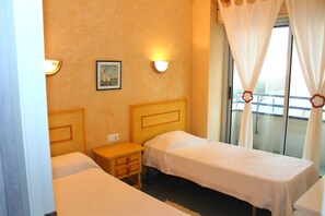 4 bedrooms, iron/ironing board, travel cot, WiFi