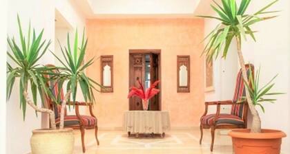 Bed and Breakfast (Suite) in residential area in la Marsa