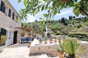Terrace/patio - Private Boutique Retreat Surrounded by Pure Nature (Hvar)