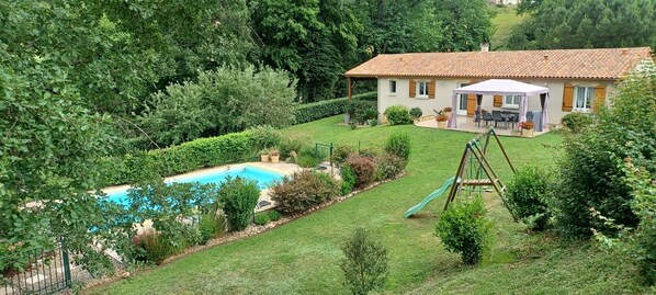 Outdoor pool - Air-conditioned house with secure swimming pool in the heart of Périgord Noir (Siorac-En-Périgord)