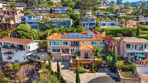 Unclassified image, 5 of 31, button