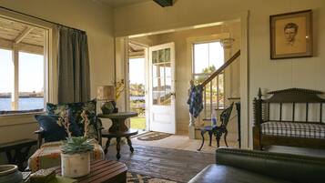 Bücher, Stereoanlage