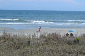 On the beach - Updated Charming Oceanfront Condo with Pool- Great for a Couple! Book A Deal! (North Myrtle Beach)