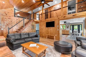 Smart-TV, Kamin, Videospiele, DVD-Player