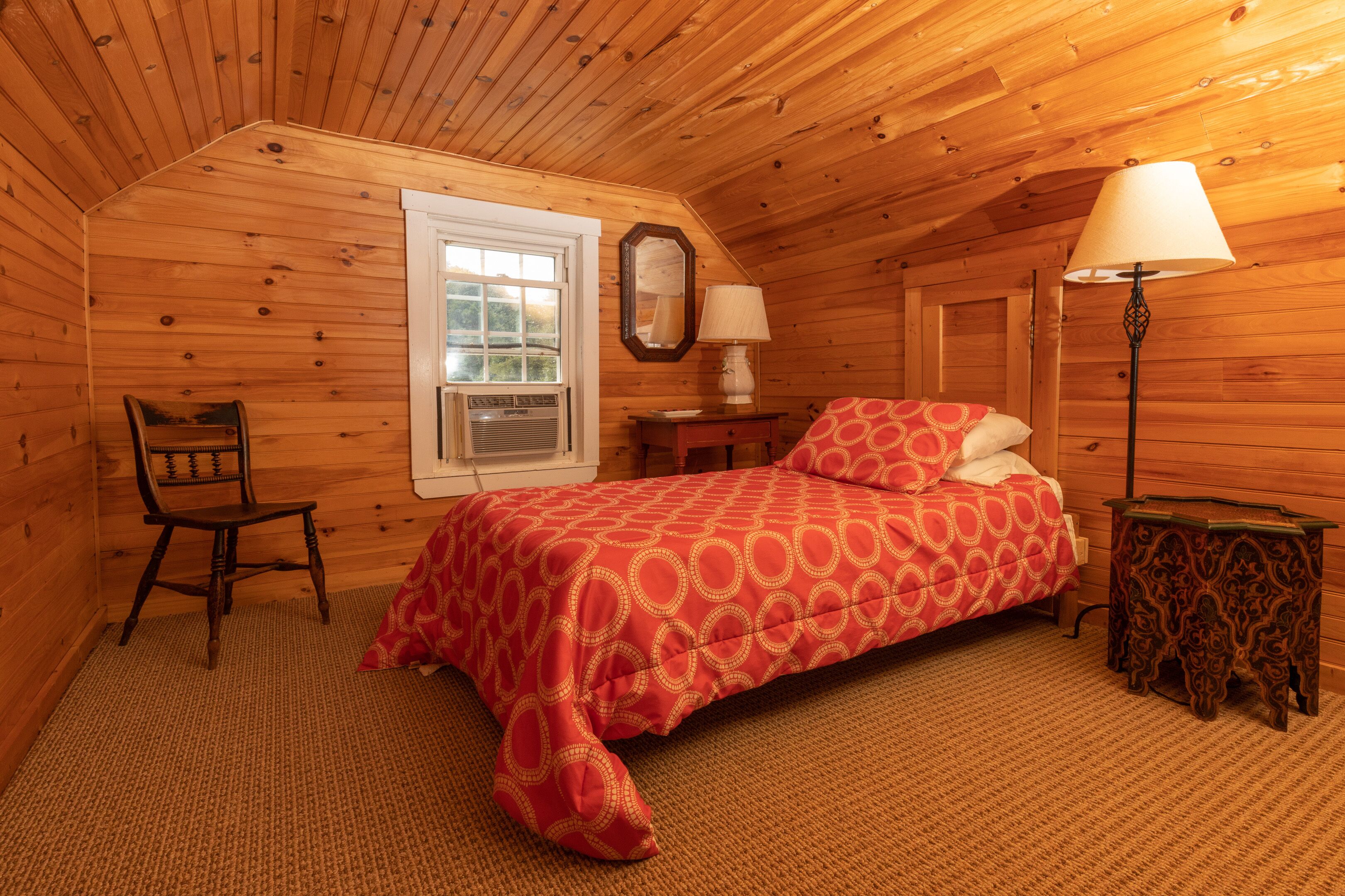 2 slaapkamers, een strijkplank/strijkijzer, beddengoed