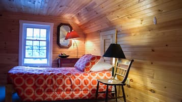 2 bedrooms, iron/ironing board, bed sheets