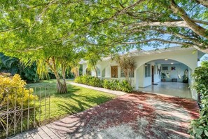 Property grounds - R Villa @ Steps Beach POOL Ocean View BOCCE Court (Rincón)