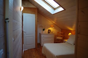 4 habitaciones, tabla de planchar con plancha y wifi 