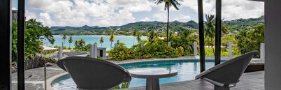 Ultimate beachfront luxury: 3-bedroom villa with pool. Your paradise awaits!