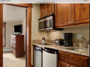 Refrigerador, microondas, parrilla de estufa y lavavajillas 