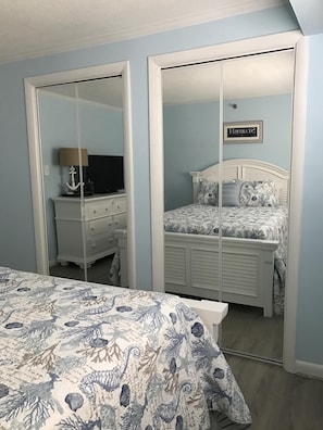 2 chambres, fer et planche à repasser, Wi-Fi gratuit, draps fournis