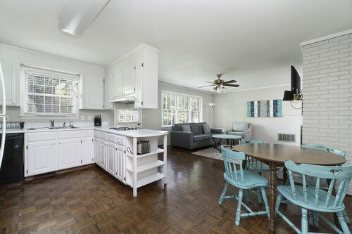 Comfy Eastside Home Close to Downtown